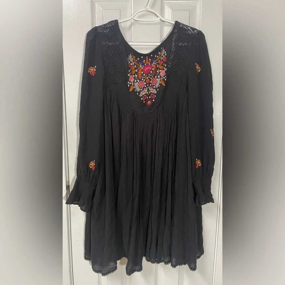 Free People Dress Size Medium Mini Black Boho Embroidered Festival Fall Lined - Picture 2 of 12